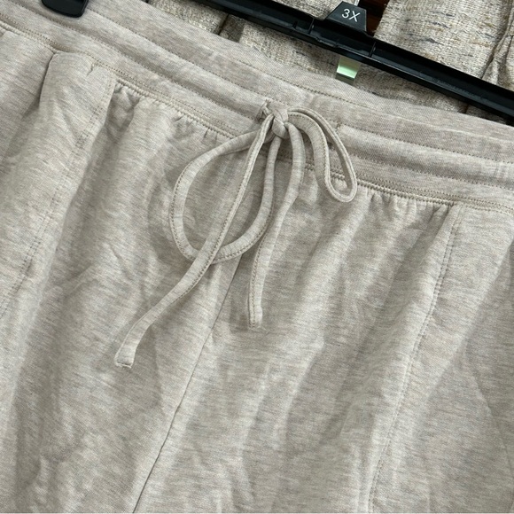 Torrid Dream Fleece Relaxed Lounge Short in Cream - 4X - Picture 3 of 8